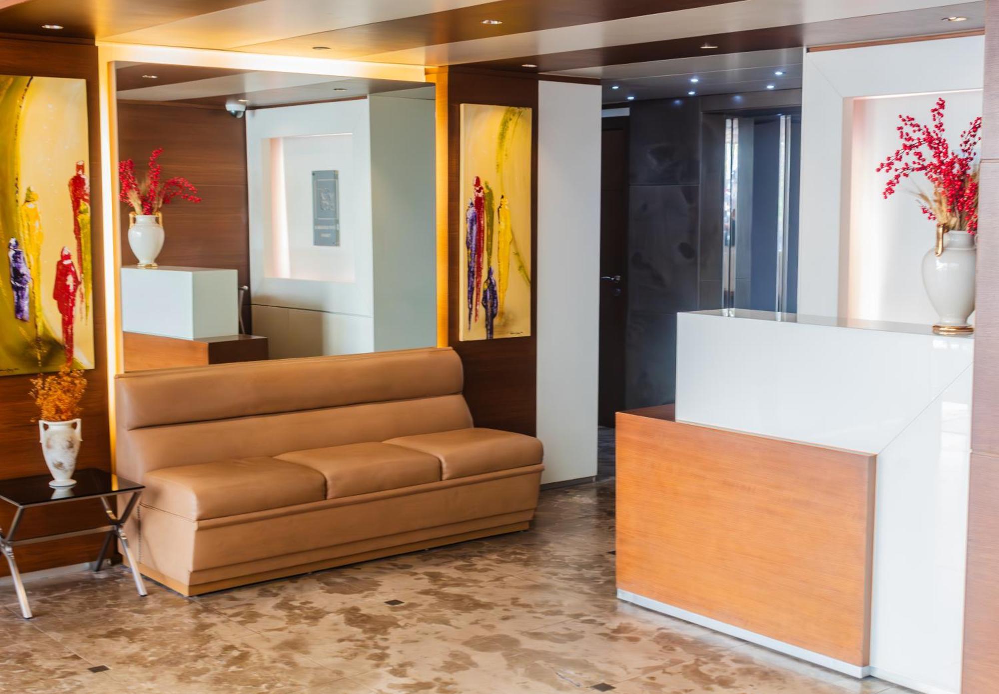 Britannia Aparthotel
