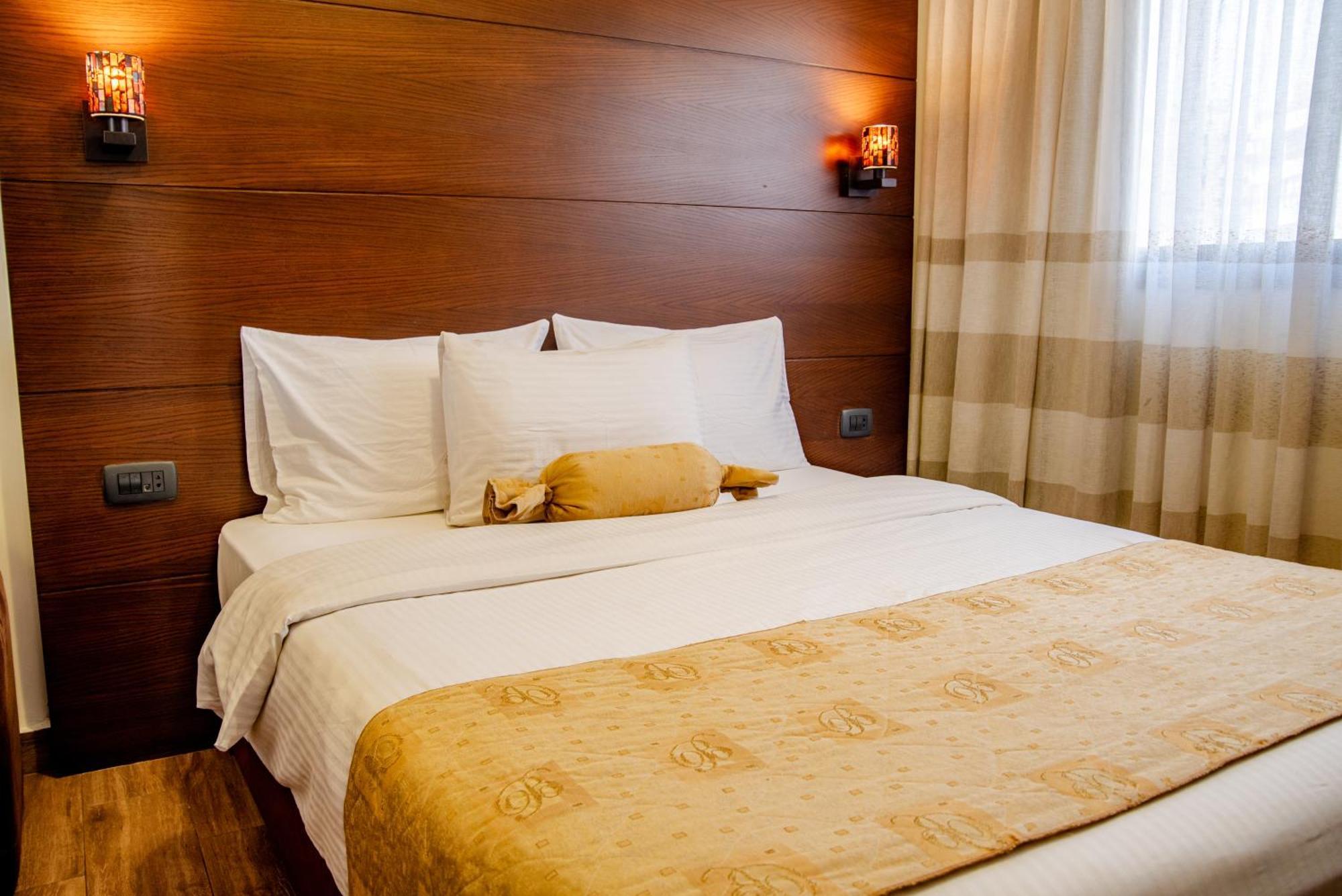 Britannia Aparthotel