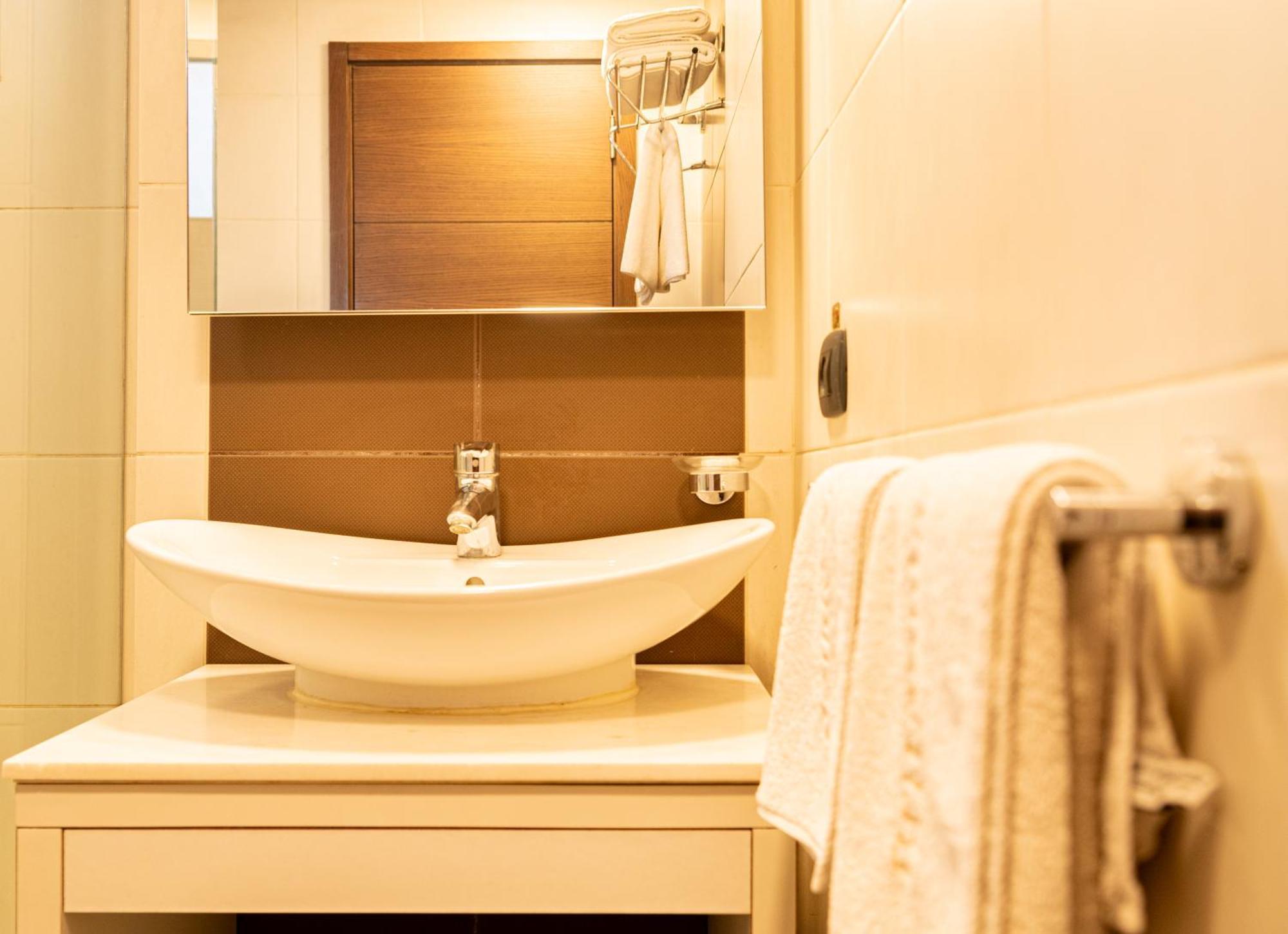 Britannia Aparthotel 4*